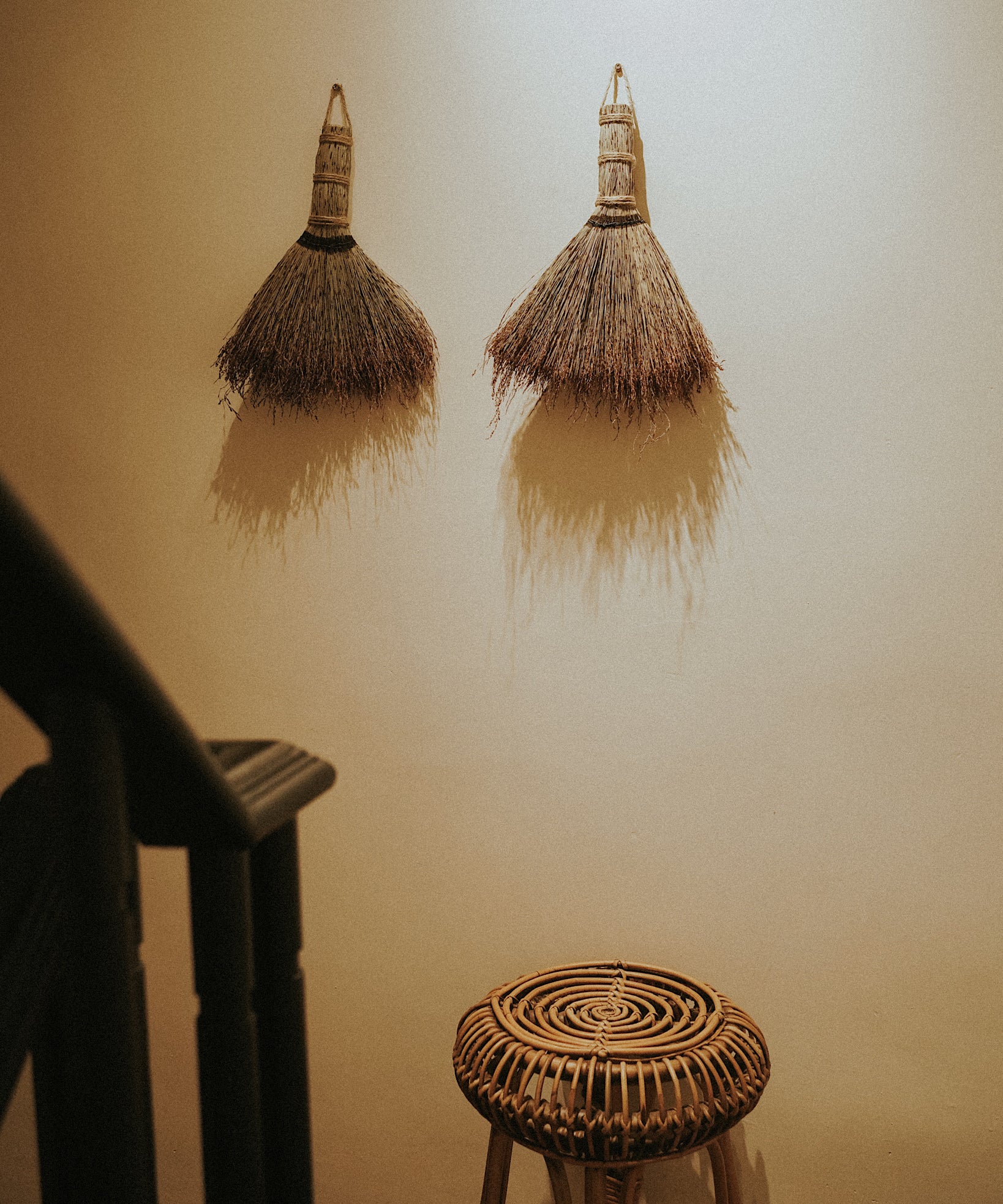 Nika Natural Grass Hand Broom | CallaForma